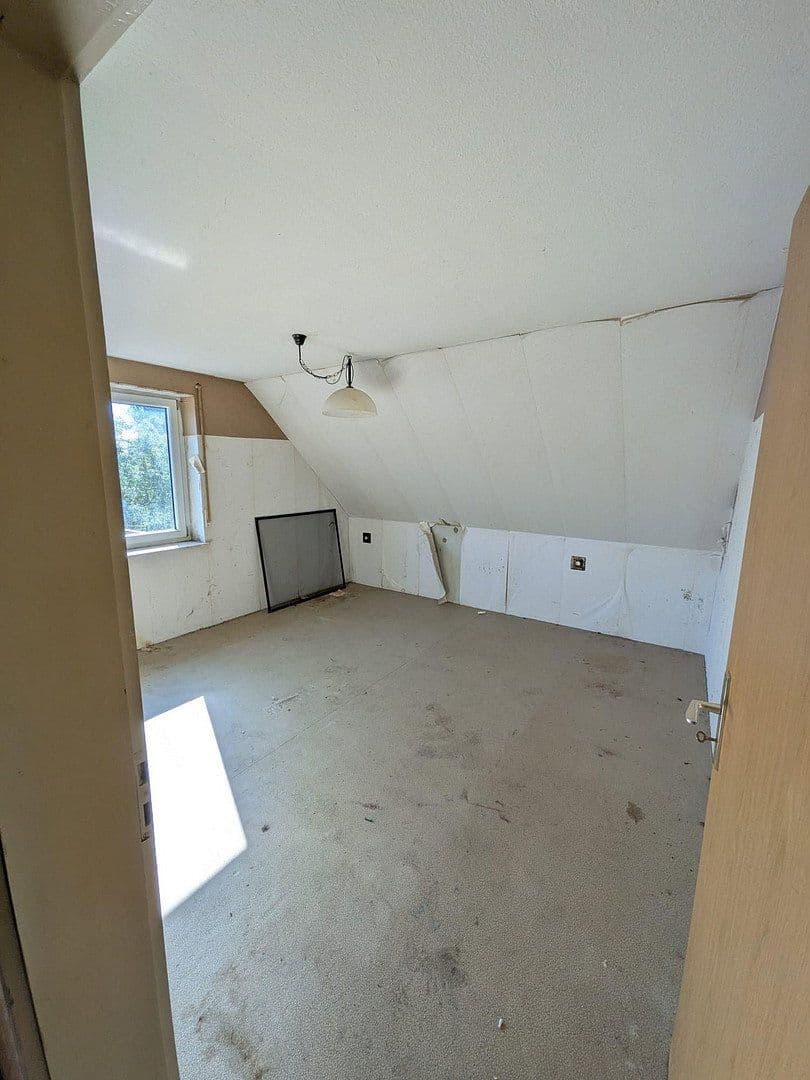 Prodej domu 172 m², pozemek 690 m², Laupheim, Bádensko-Württembersko Prodej domu 172 m², pozemek 690 m², Laupheim, Bádensko-Württembersko