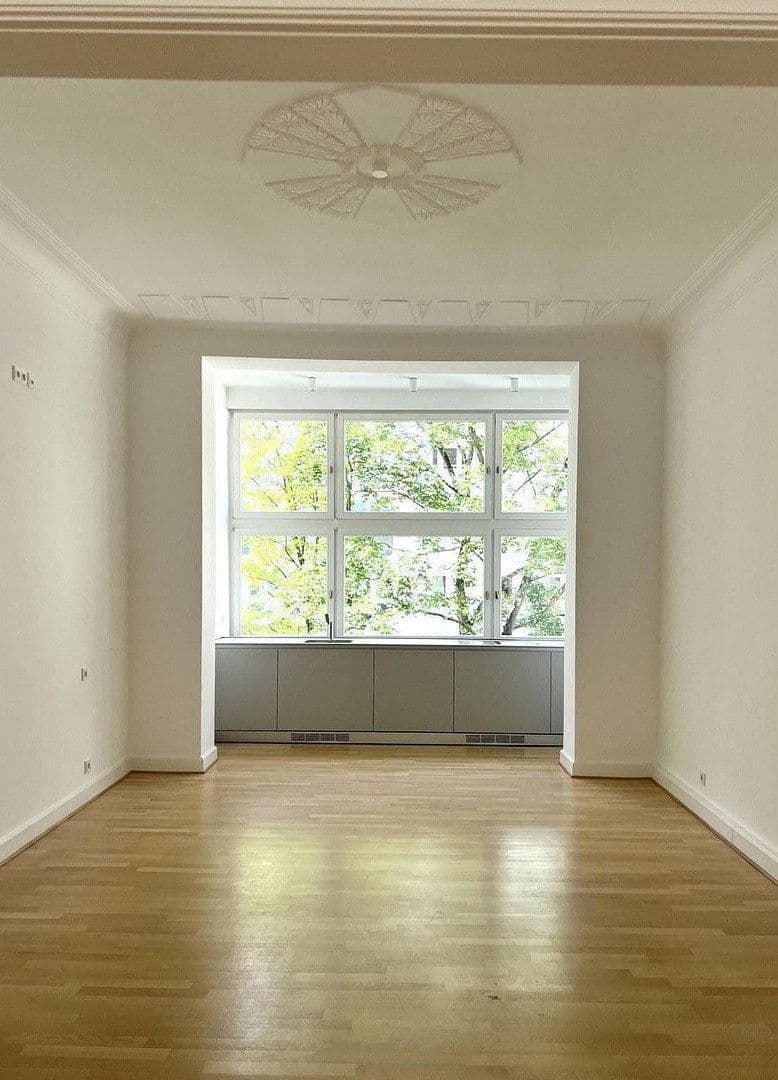 Prodej bytu 5+1 176 m², Düsseldorf, Severní Porýní-Vestfálsko Prodej bytu 5+1 176 m², Düsseldorf, Severní Porýní-Vestfálsko