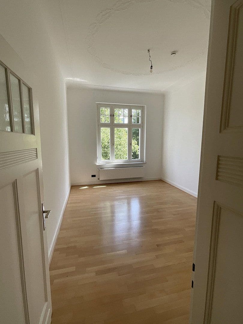 Prodej bytu 5+1 176 m², Düsseldorf, Severní Porýní-Vestfálsko Prodej bytu 5+1 176 m², Düsseldorf, Severní Porýní-Vestfálsko