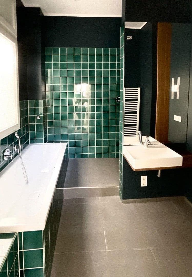 Prodej bytu 5+1 176 m², Düsseldorf, Severní Porýní-Vestfálsko Prodej bytu 5+1 176 m², Düsseldorf, Severní Porýní-Vestfálsko