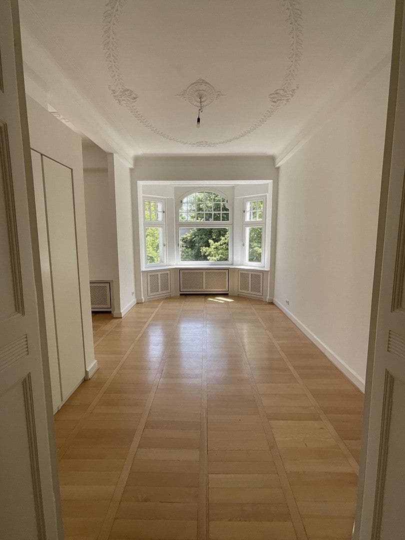 Prodej bytu 5+1 176 m², Düsseldorf, Severní Porýní-Vestfálsko Prodej bytu 5+1 176 m², Düsseldorf, Severní Porýní-Vestfálsko