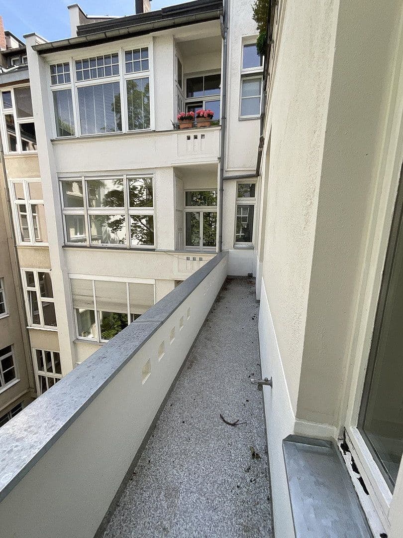 Prodej bytu 5+1 176 m², Düsseldorf, Severní Porýní-Vestfálsko Prodej bytu 5+1 176 m², Düsseldorf, Severní Porýní-Vestfálsko