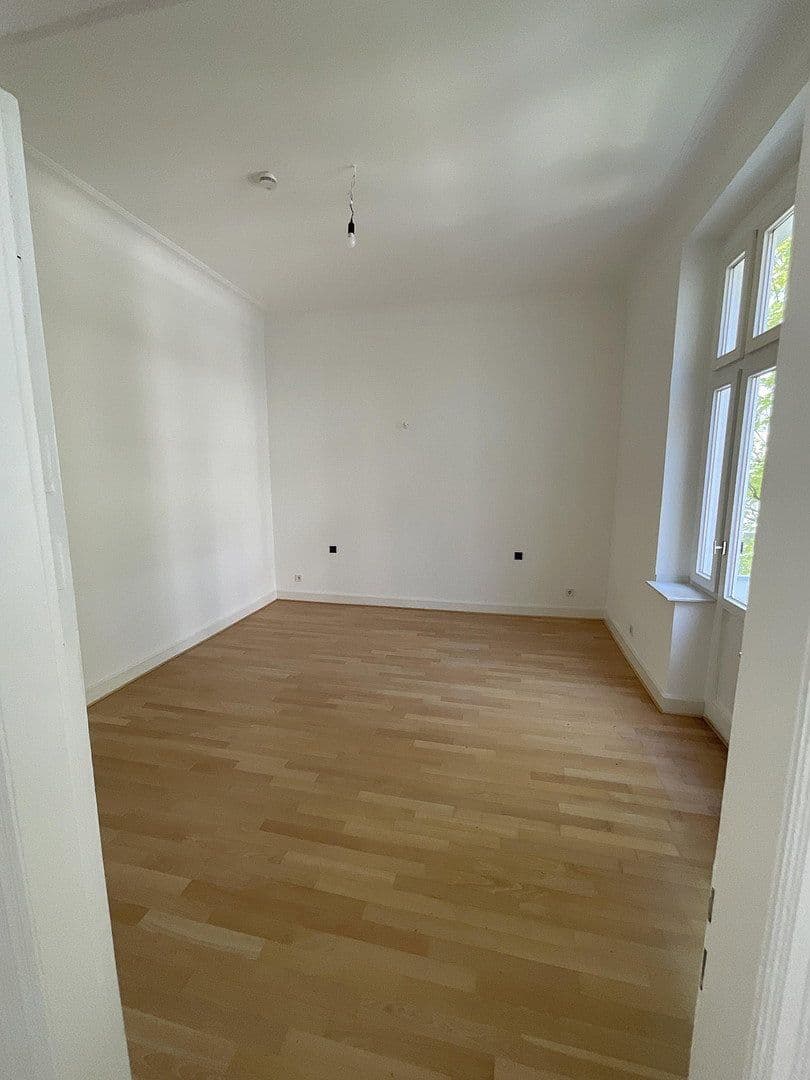 Prodej bytu 5+1 176 m², Düsseldorf, Severní Porýní-Vestfálsko Prodej bytu 5+1 176 m², Düsseldorf, Severní Porýní-Vestfálsko