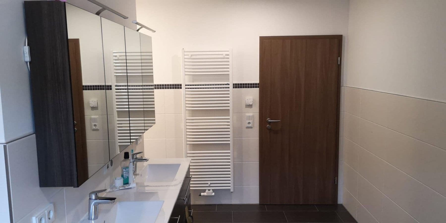 Pronájem domu 199 m², pozemek 334 m², Schlössleblick 4, Wehr, Bádensko-Württembersko Pronájem domu 199 m², pozemek 334 m², Schlössleblick 4, Wehr, Bádensko-Württembersko