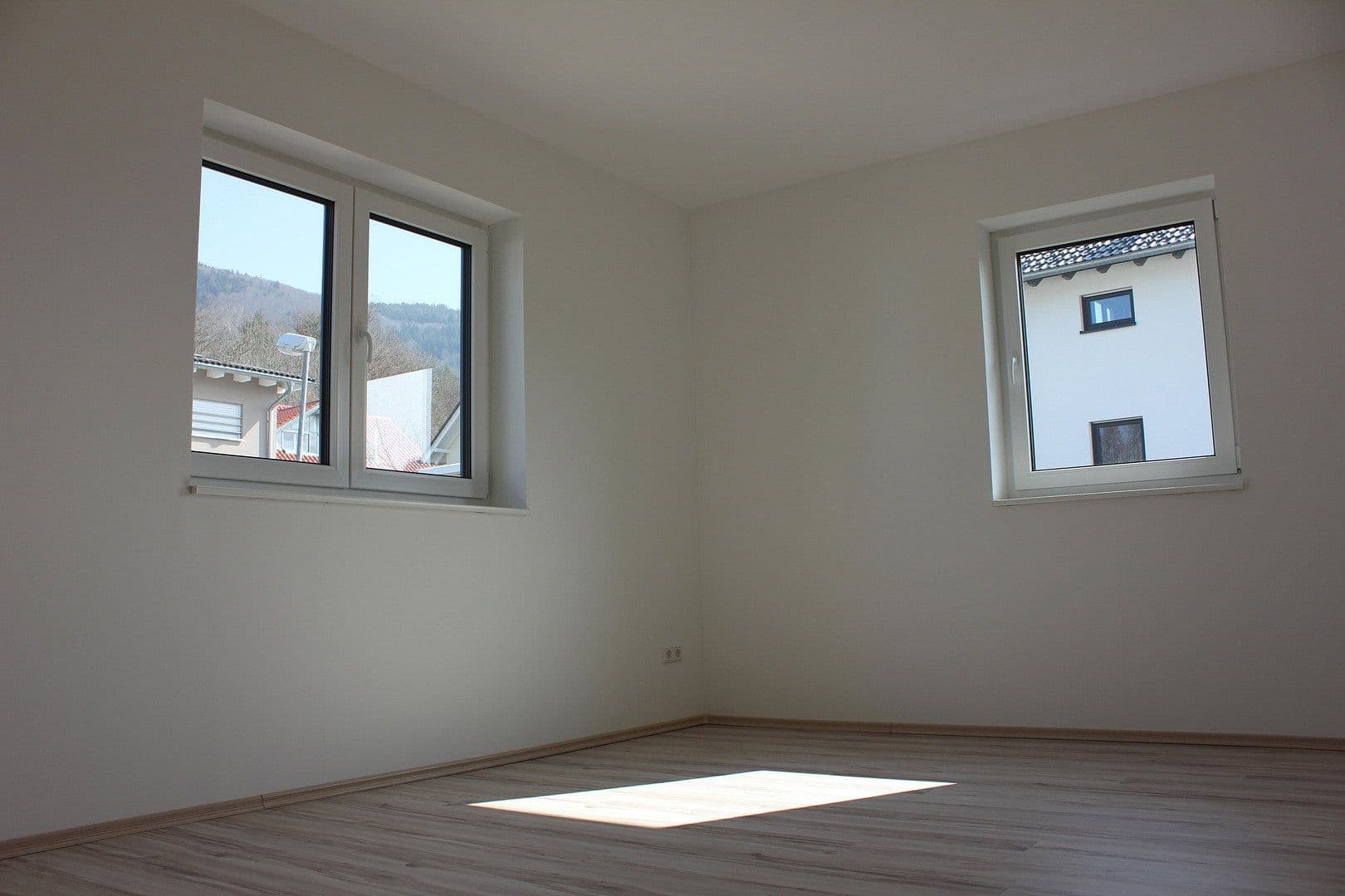 Pronájem domu 199 m², pozemek 334 m², Schlössleblick 4, Wehr, Bádensko-Württembersko Pronájem domu 199 m², pozemek 334 m², Schlössleblick 4, Wehr, Bádensko-Württembersko