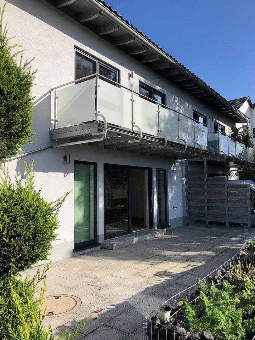 Pronájem domu 199 m², pozemek 334 m², Schlössleblick 4, Wehr, Bádensko-Württembersko Pronájem domu 199 m², pozemek 334 m², Schlössleblick 4, Wehr, Bádensko-Württembersko