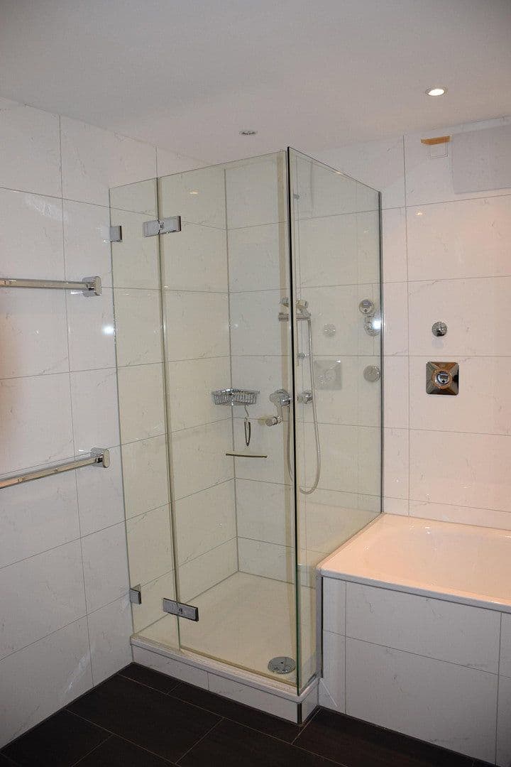 Pronájem kanceláře 130 m², Kaiserswerther Str. 144, Düsseldorf, Severní Porýní-Vestfálsko Pronájem kanceláře 130 m², Kaiserswerther Str. 144, Düsseldorf, Severní Porýní-Vestfálsko