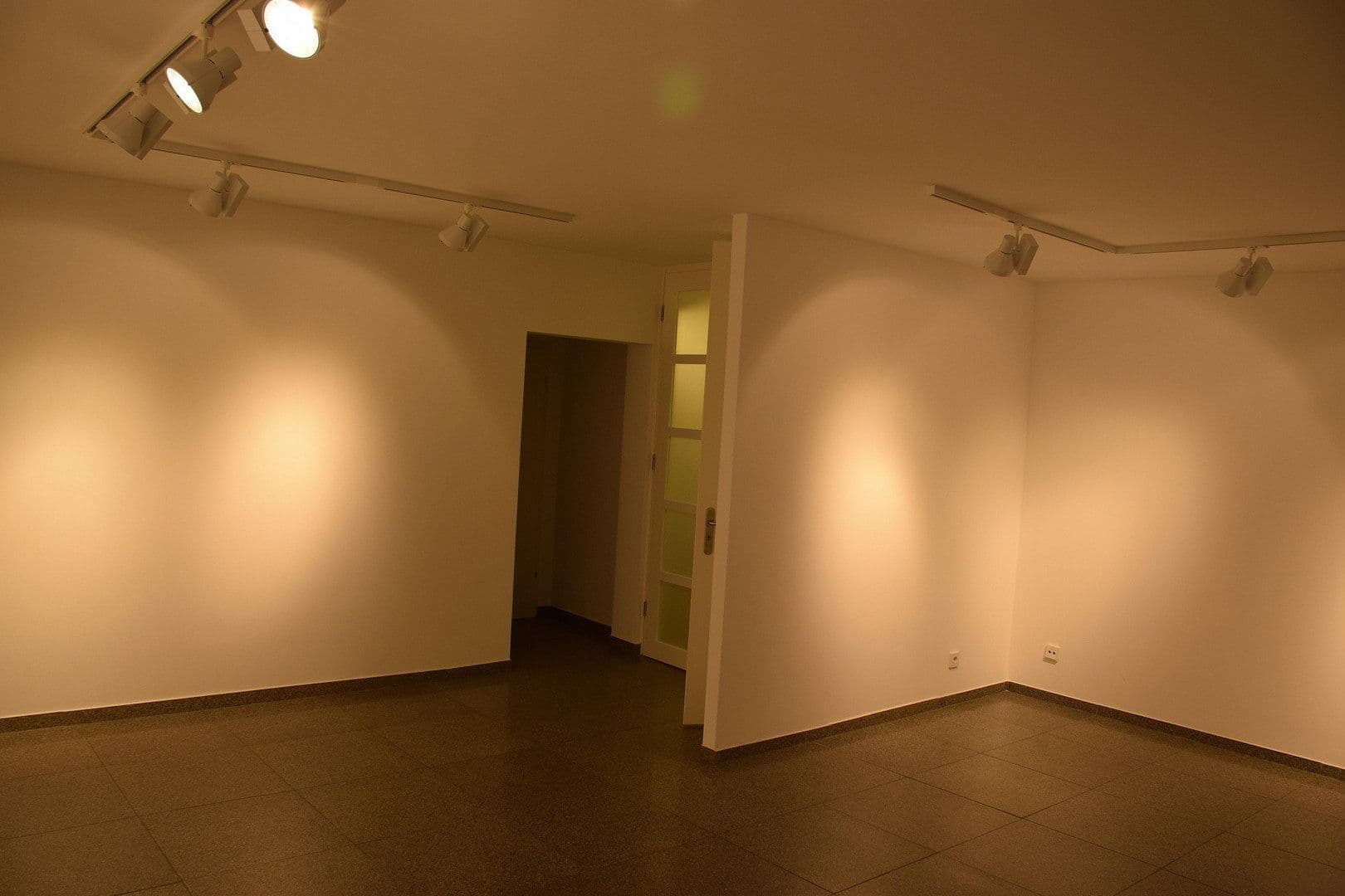 Pronájem kanceláře 130 m², Kaiserswerther Str. 144, Düsseldorf, Severní Porýní-Vestfálsko Pronájem kanceláře 130 m², Kaiserswerther Str. 144, Düsseldorf, Severní Porýní-Vestfálsko