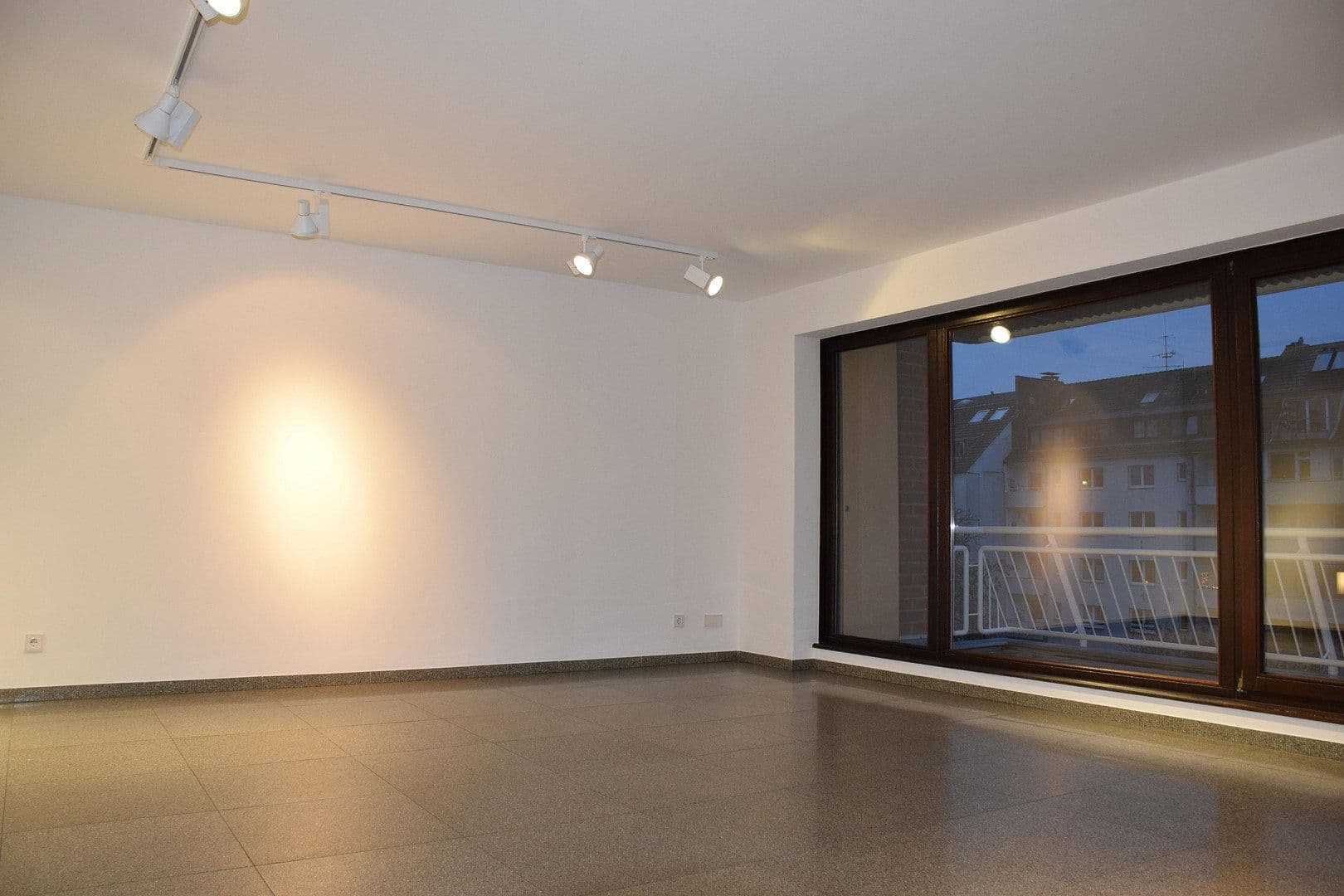 Pronájem kanceláře 130 m², Kaiserswerther Str. 144, Düsseldorf, Severní Porýní-Vestfálsko Pronájem kanceláře 130 m², Kaiserswerther Str. 144, Düsseldorf, Severní Porýní-Vestfálsko