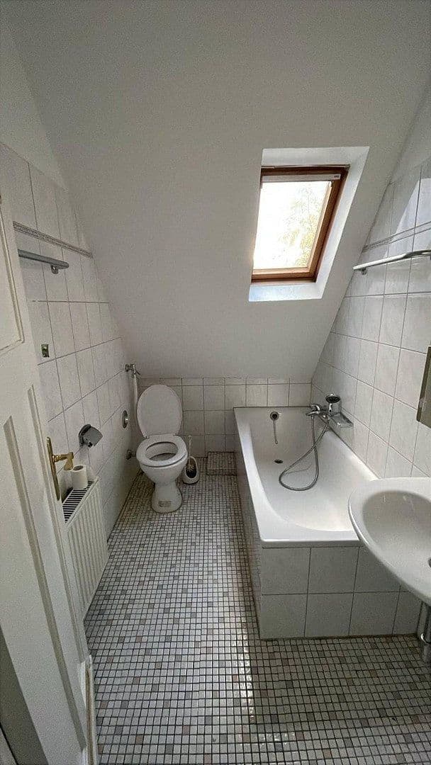 Pronájem bytu 3+1 76 m², Adalmundstraße 11, Dortmund, Severní Porýní-Vestfálsko Pronájem bytu 3+1 76 m², Adalmundstraße 11, Dortmund, Severní Porýní-Vestfálsko