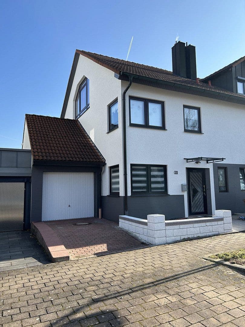 Pronájem domu 110 m², pozemek 210 m², Langenzenn, Bavorsko Pronájem domu 110 m², pozemek 210 m², Langenzenn, Bavorsko