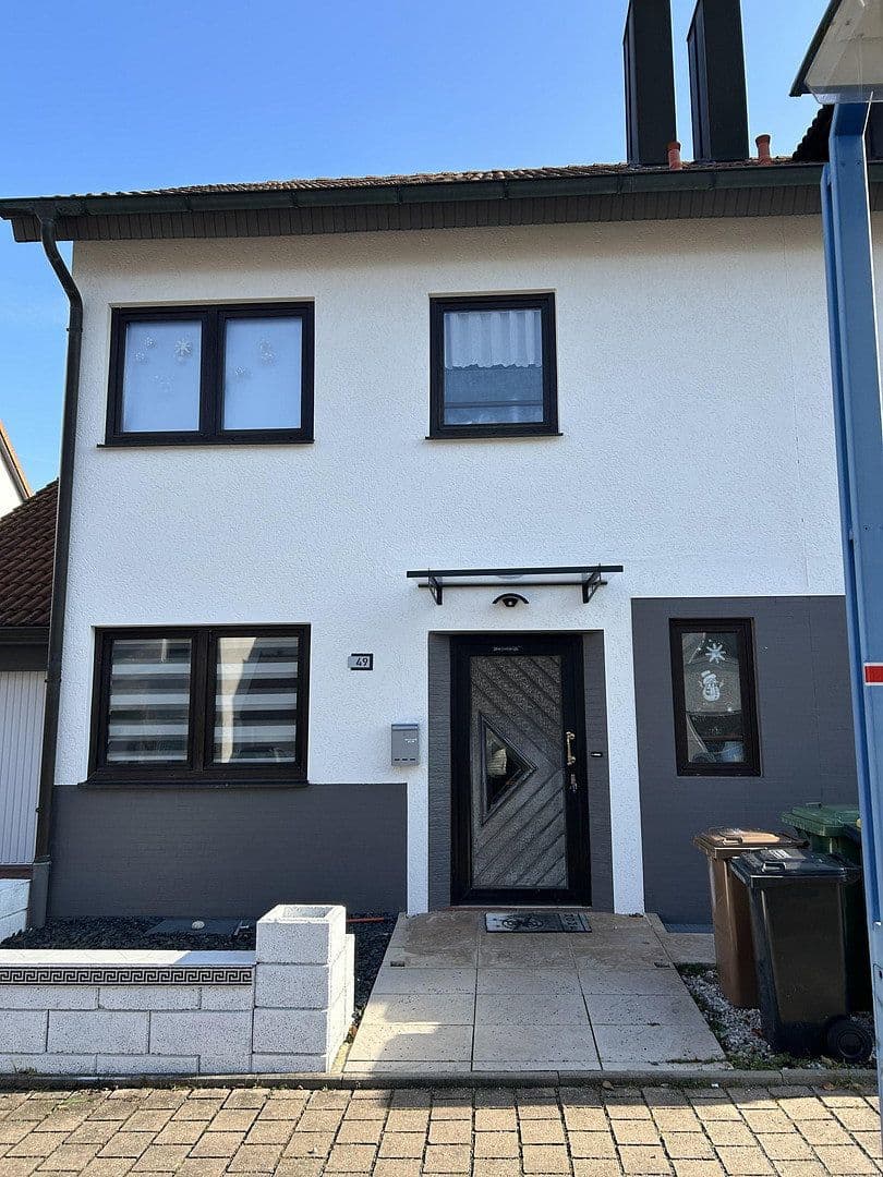 Pronájem domu 110 m², pozemek 210 m², Langenzenn, Bavorsko Pronájem domu 110 m², pozemek 210 m², Langenzenn, Bavorsko