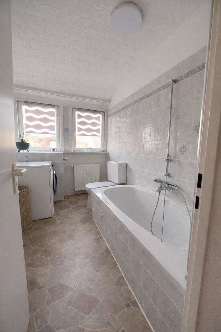 Pronájem bytu 3+1 75 m², Goldbach, Bavorsko Pronájem bytu 3+1 75 m², Goldbach, Bavorsko