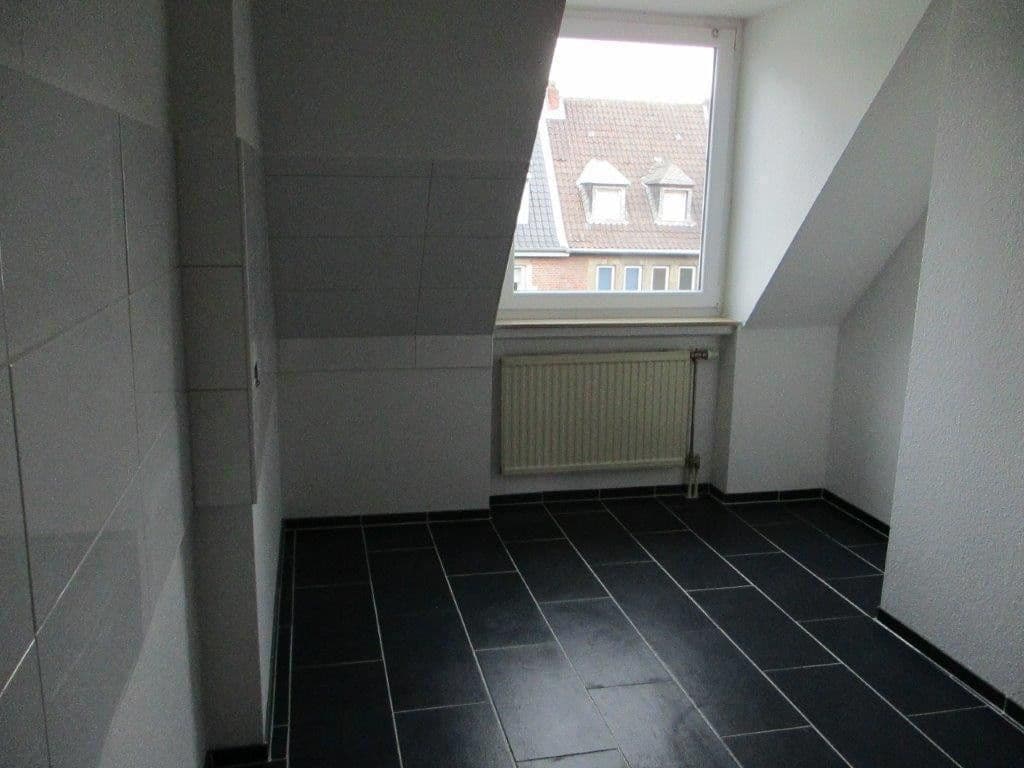 Prodej bytu 3+1 113 m², Peterstrasse, Cáchy, Severní Porýní-Vestfálsko Prodej bytu 3+1 113 m², Peterstrasse, Cáchy, Severní Porýní-Vestfálsko