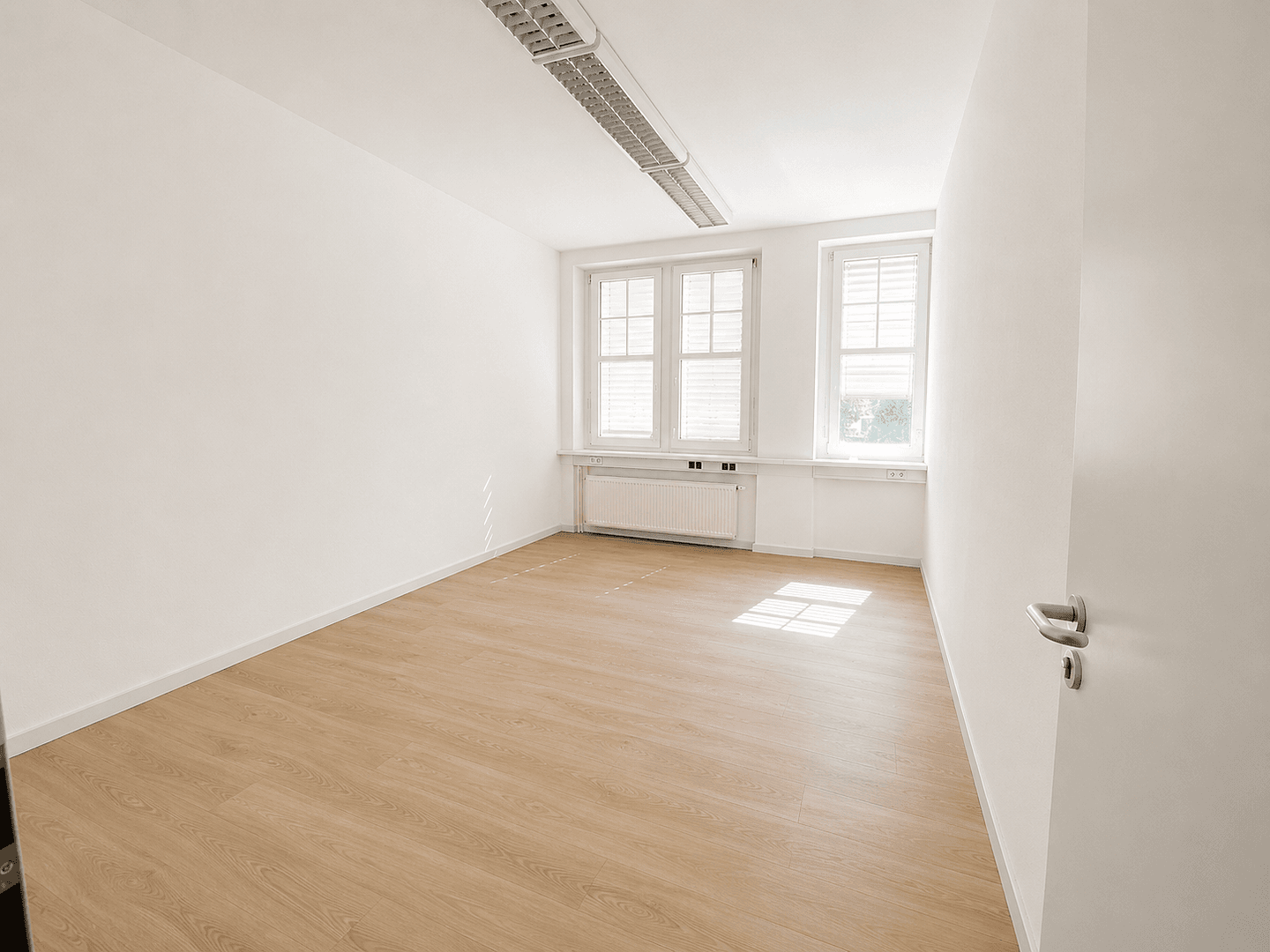 Pronájem kanceláře 145 m², Dresdner Str. 72, Freital, Sasko Pronájem kanceláře 145 m², Dresdner Str. 72, Freital, Sasko