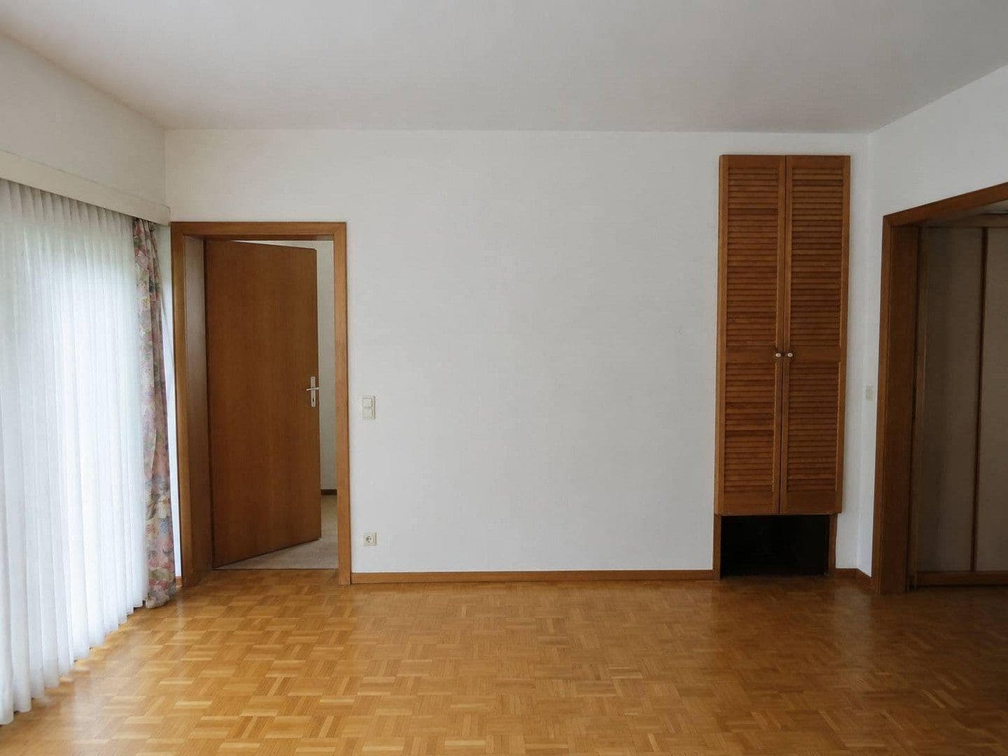 Prodej domu 143 m², pozemek 823 m², Bielefeld, Severní Porýní-Vestfálsko Prodej domu 143 m², pozemek 823 m², Bielefeld, Severní Porýní-Vestfálsko