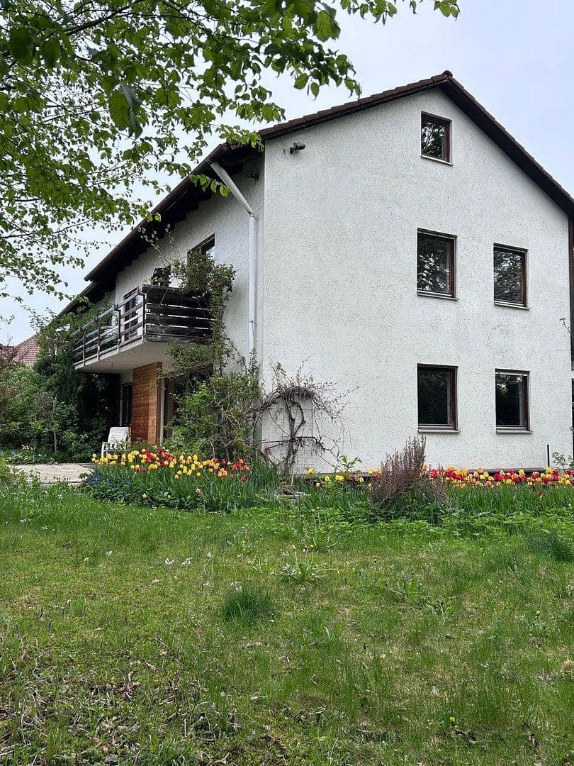 Prodej domu 180 m², pozemek 577 m², Luitpoldstr. 19 c, Krailling, Bavorsko Prodej domu 180 m², pozemek 577 m², Luitpoldstr. 19 c, Krailling, Bavorsko