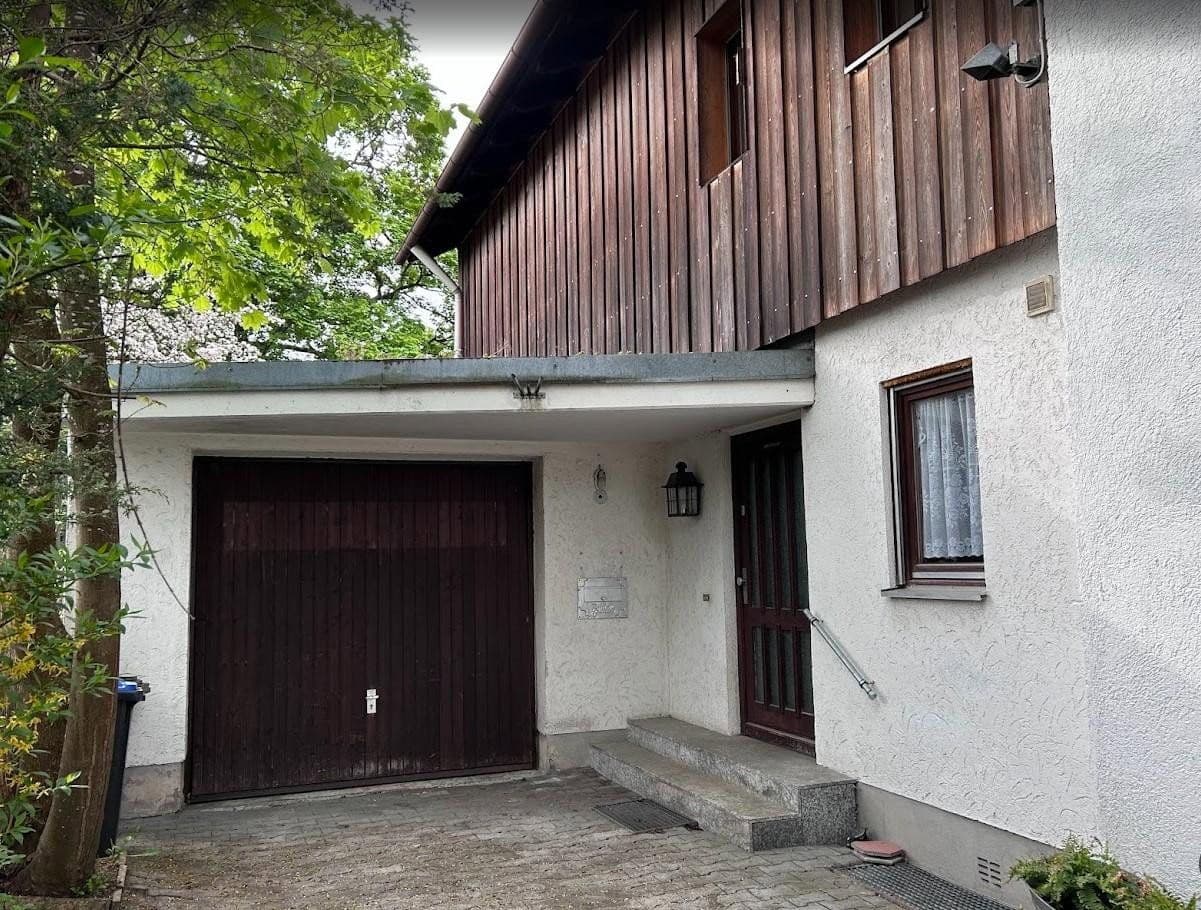 Prodej domu 180 m², pozemek 577 m², Luitpoldstr. 19 c, Krailling, Bavorsko Prodej domu 180 m², pozemek 577 m², Luitpoldstr. 19 c, Krailling, Bavorsko