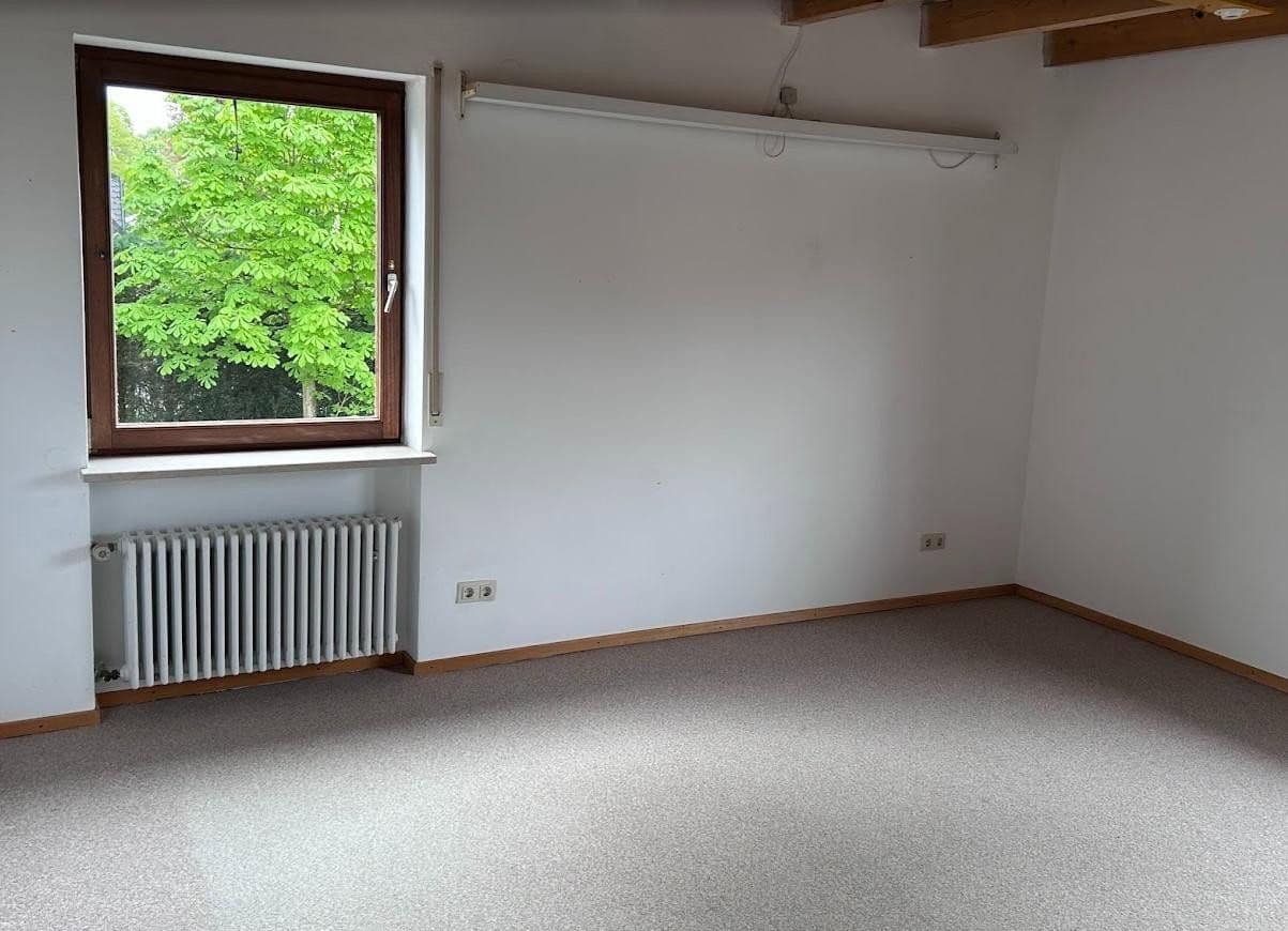 Prodej domu 180 m², pozemek 577 m², Luitpoldstr. 19 c, Krailling, Bavorsko Prodej domu 180 m², pozemek 577 m², Luitpoldstr. 19 c, Krailling, Bavorsko