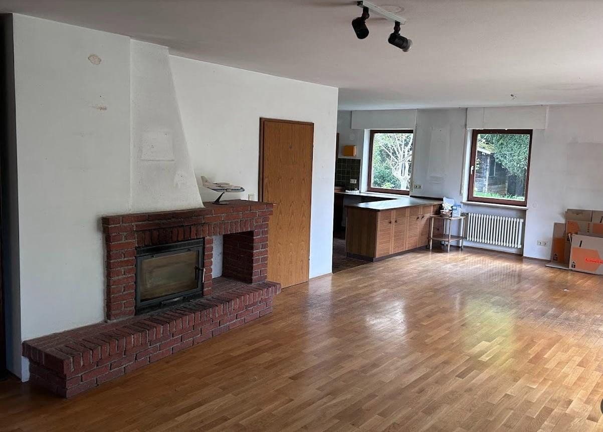 Prodej domu 180 m², pozemek 577 m², Luitpoldstr. 19 c, Krailling, Bavorsko Prodej domu 180 m², pozemek 577 m², Luitpoldstr. 19 c, Krailling, Bavorsko