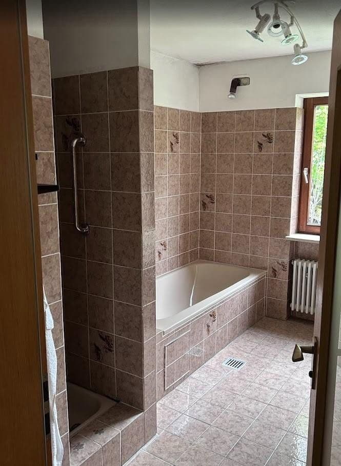 Prodej domu 180 m², pozemek 577 m², Luitpoldstr. 19 c, Krailling, Bavorsko Prodej domu 180 m², pozemek 577 m², Luitpoldstr. 19 c, Krailling, Bavorsko