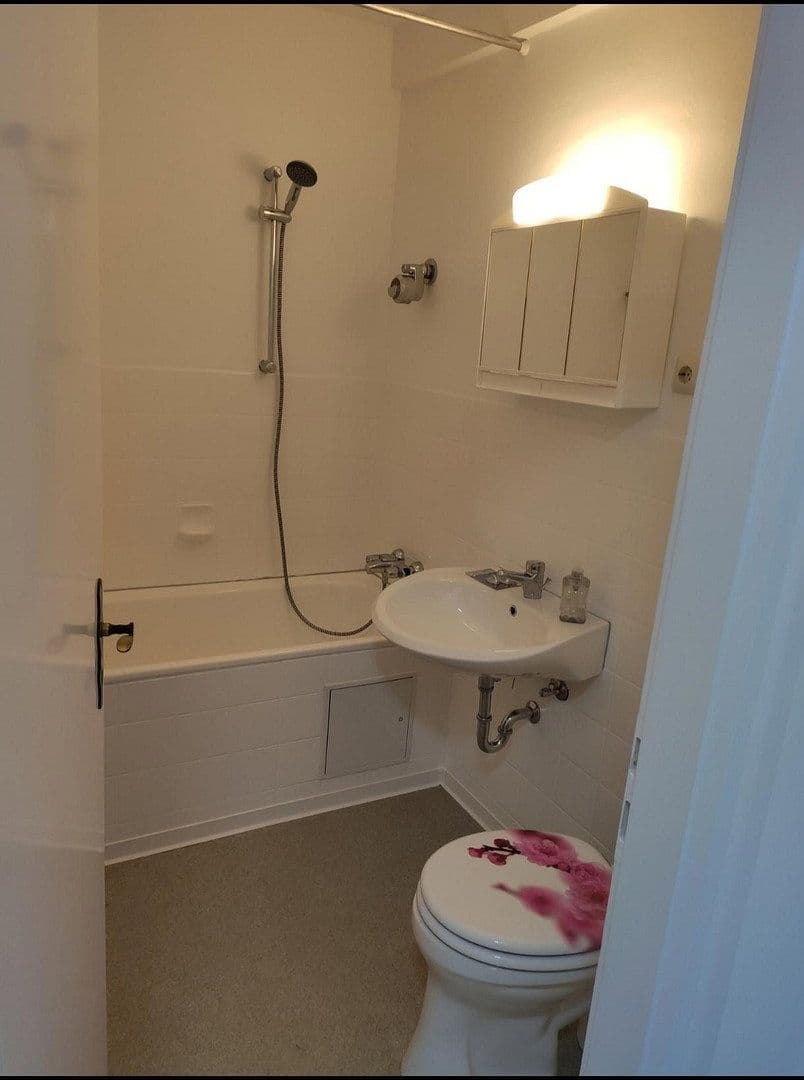 Prodej bytu 1+1 30 m², Eybstraße B244, Neuburg an der Donau, Bavorsko Prodej bytu 1+1 30 m², Eybstraße B244, Neuburg an der Donau, Bavorsko