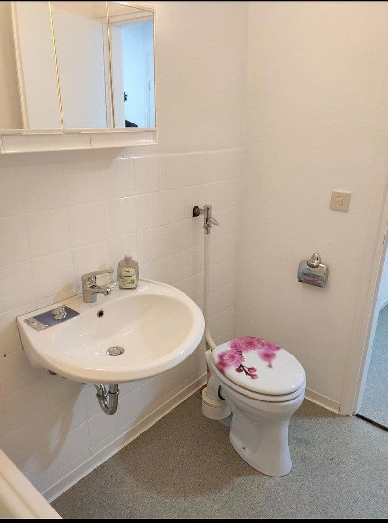 Prodej bytu 1+1 30 m², Eybstraße B244, Neuburg an der Donau, Bavorsko Prodej bytu 1+1 30 m², Eybstraße B244, Neuburg an der Donau, Bavorsko