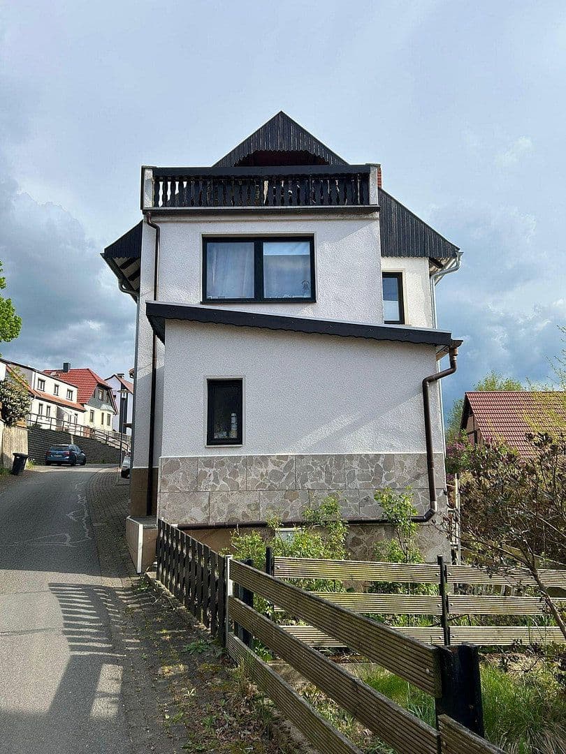 Prodej domu 117 m², pozemek 144 m², Seebacher Straße 10, Wutha-Farnroda, Durynsko Prodej domu 117 m², pozemek 144 m², Seebacher Straße 10, Wutha-Farnroda, Durynsko