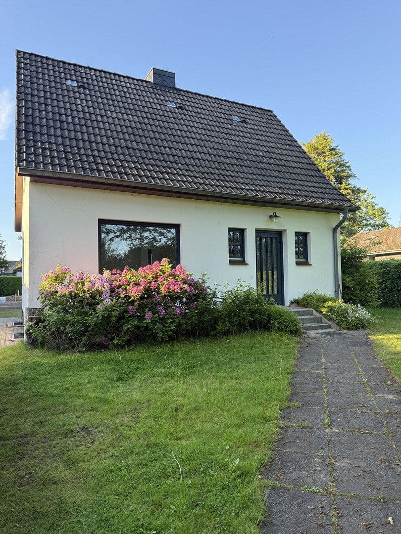 Prodej domu 92 m², pozemek 500 m², Bramkampredder 110, Ammersbek, Šlesvicko-Holštýnsko Prodej domu 92 m², pozemek 500 m², Bramkampredder 110, Ammersbek, Šlesvicko-Holštýnsko
