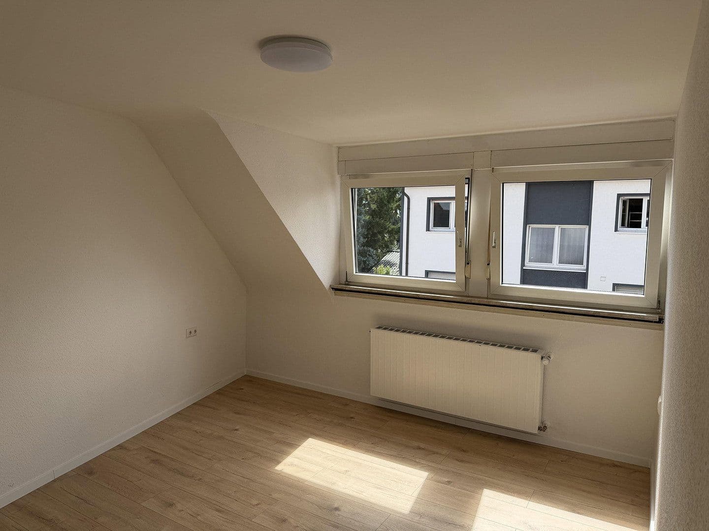 Pronájem bytu 2+1 59 m², Brühler Weg 46, Plankstadt, Bádensko-Württembersko Pronájem bytu 2+1 59 m², Brühler Weg 46, Plankstadt, Bádensko-Württembersko