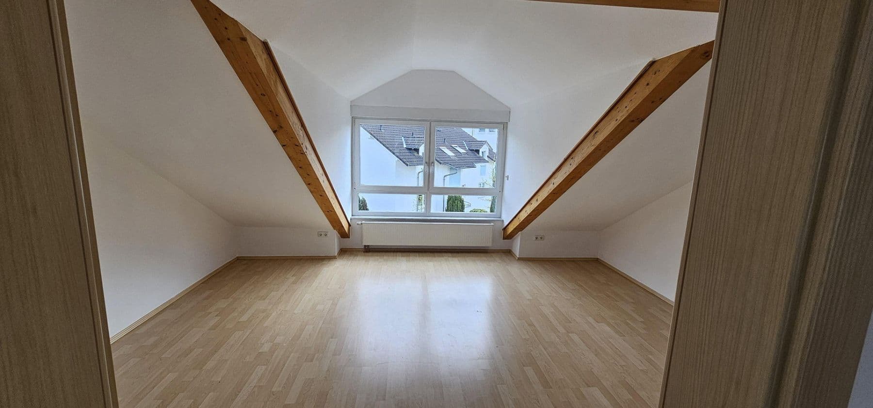Pronájem domu 178 m², pozemek 239 m², Taunusstein, Hessen Pronájem domu 178 m², pozemek 239 m², Taunusstein, Hessen