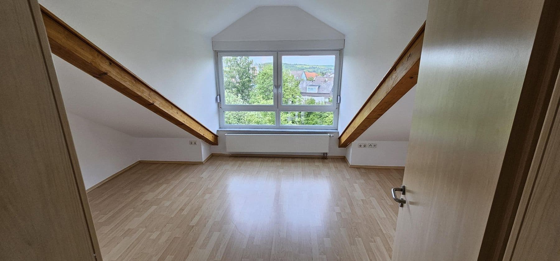 Pronájem domu 178 m², pozemek 239 m², Taunusstein, Hessen Pronájem domu 178 m², pozemek 239 m², Taunusstein, Hessen