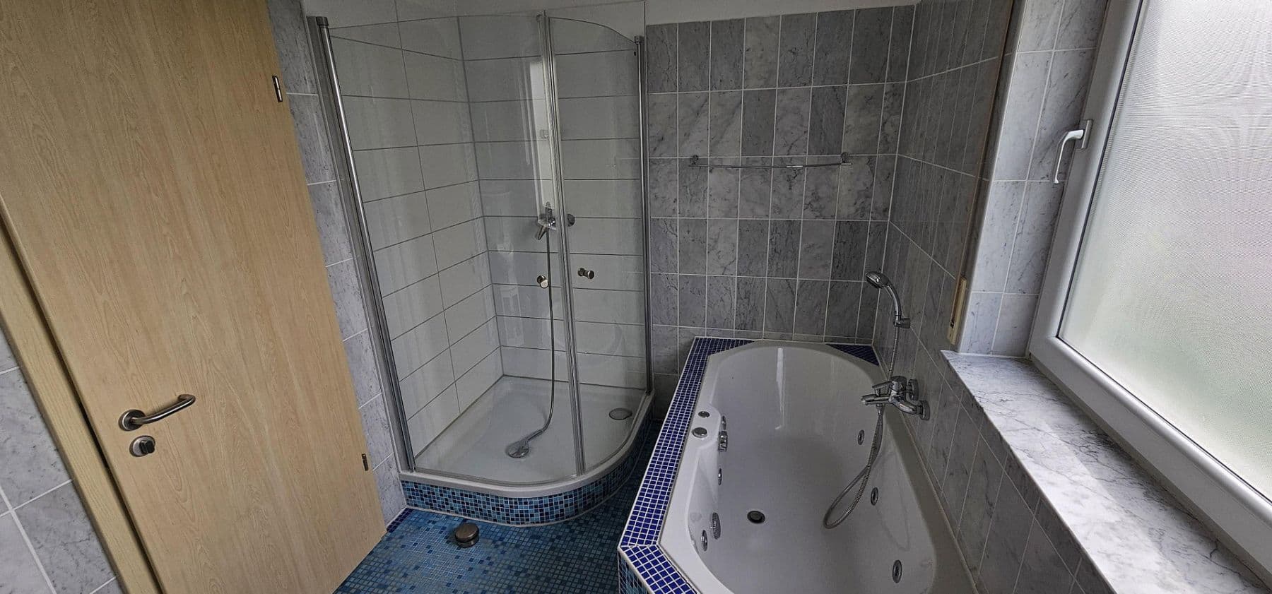 Pronájem domu 178 m², pozemek 239 m², Taunusstein, Hessen Pronájem domu 178 m², pozemek 239 m², Taunusstein, Hessen