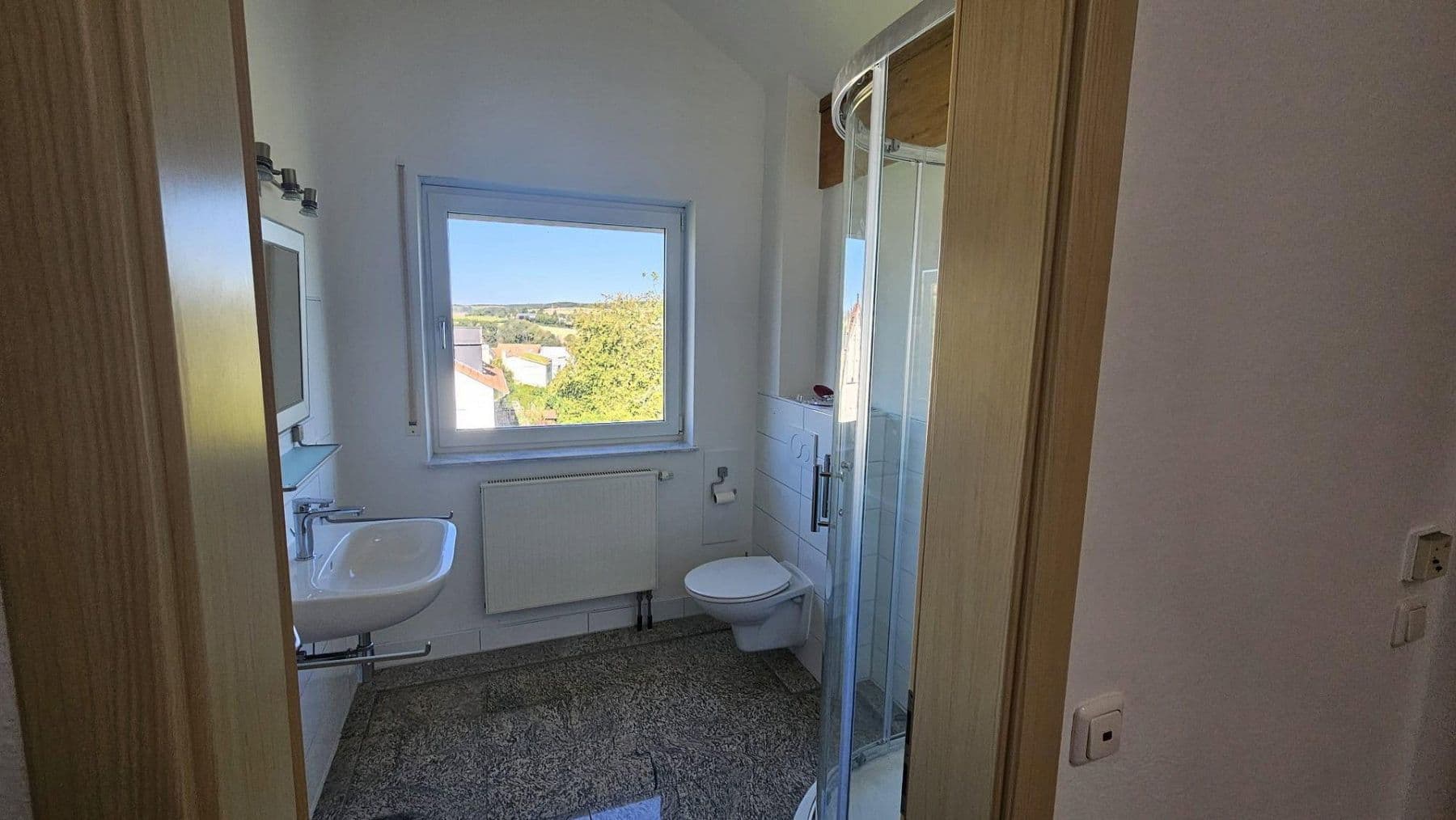 Pronájem domu 178 m², pozemek 239 m², Taunusstein, Hessen Pronájem domu 178 m², pozemek 239 m², Taunusstein, Hessen