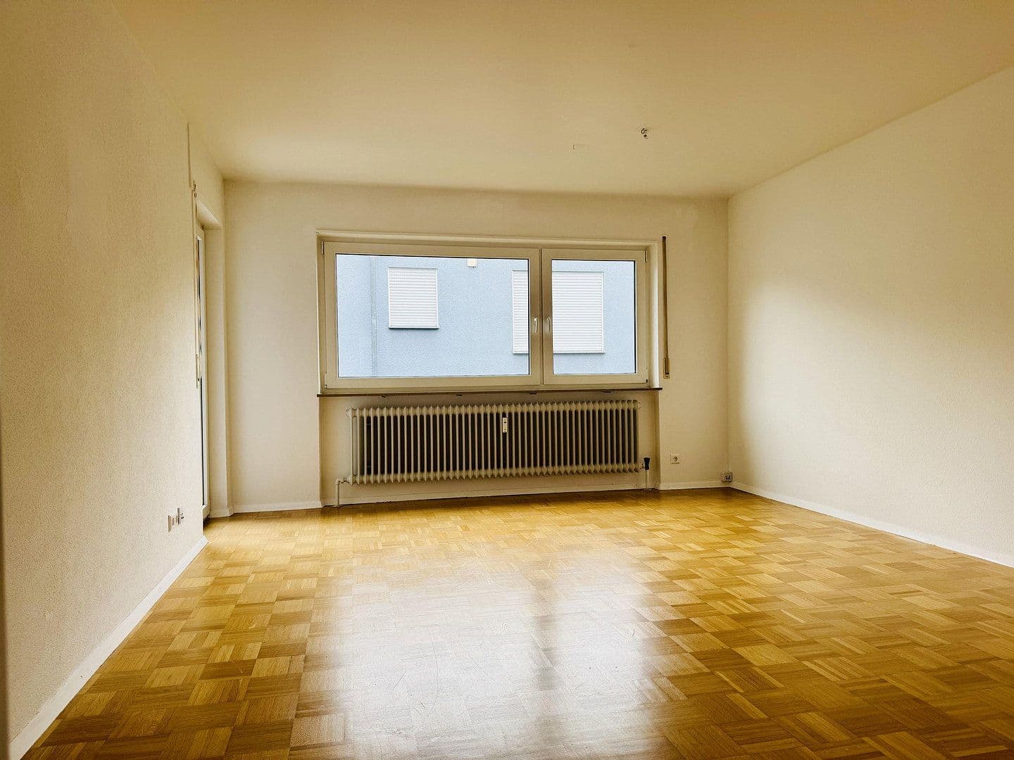 Prodej bytu 3+1 64 m², Jägerhausstraße 202, Heilbronn, Bádensko-Württembersko Prodej bytu 3+1 64 m², Jägerhausstraße 202, Heilbronn, Bádensko-Württembersko