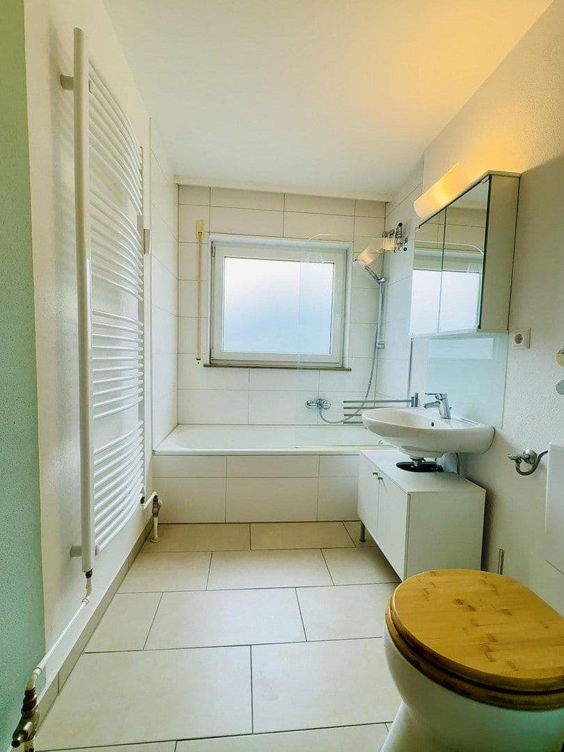 Prodej bytu 3+1 64 m², Jägerhausstraße 202, Heilbronn, Bádensko-Württembersko Prodej bytu 3+1 64 m², Jägerhausstraße 202, Heilbronn, Bádensko-Württembersko