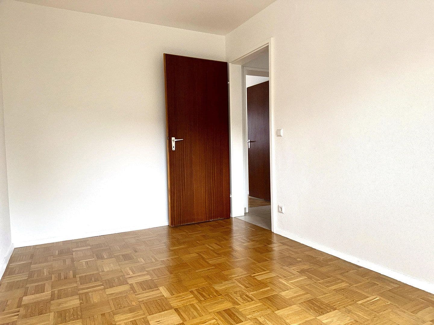 Prodej bytu 3+1 64 m², Jägerhausstraße 202, Heilbronn, Bádensko-Württembersko Prodej bytu 3+1 64 m², Jägerhausstraße 202, Heilbronn, Bádensko-Württembersko