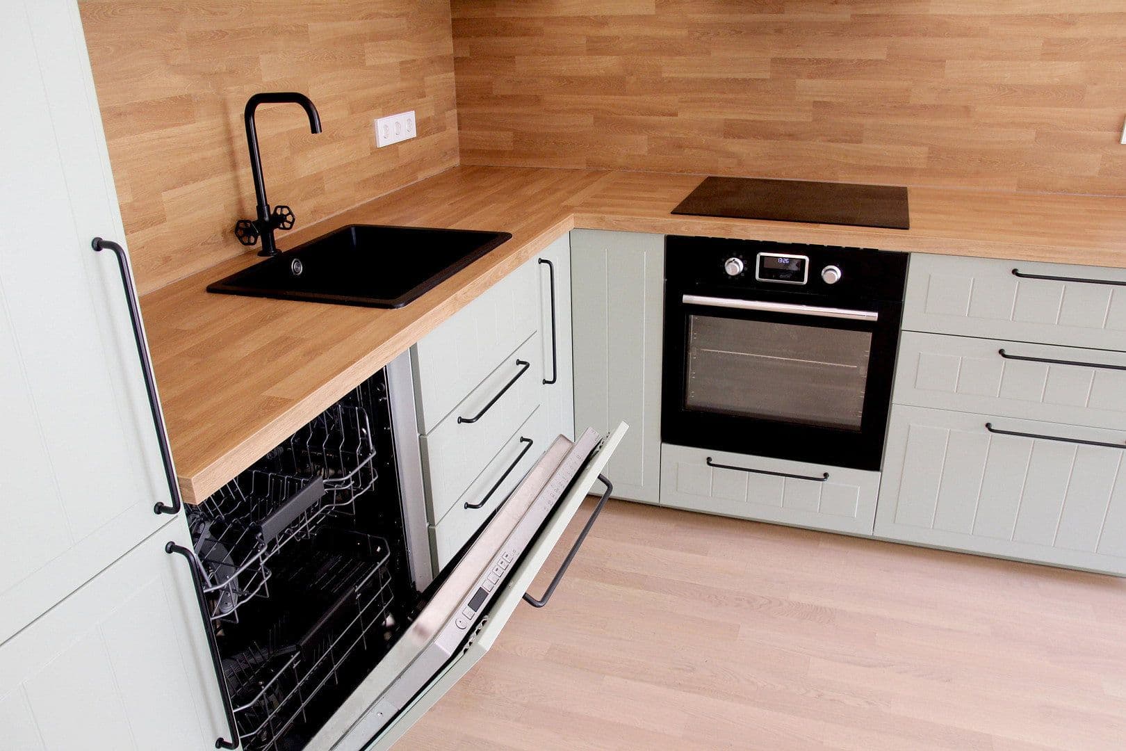 Prodej bytu 3+1 86 m², Berlin, Berlín Prodej bytu 3+1 86 m², Berlin, Berlín