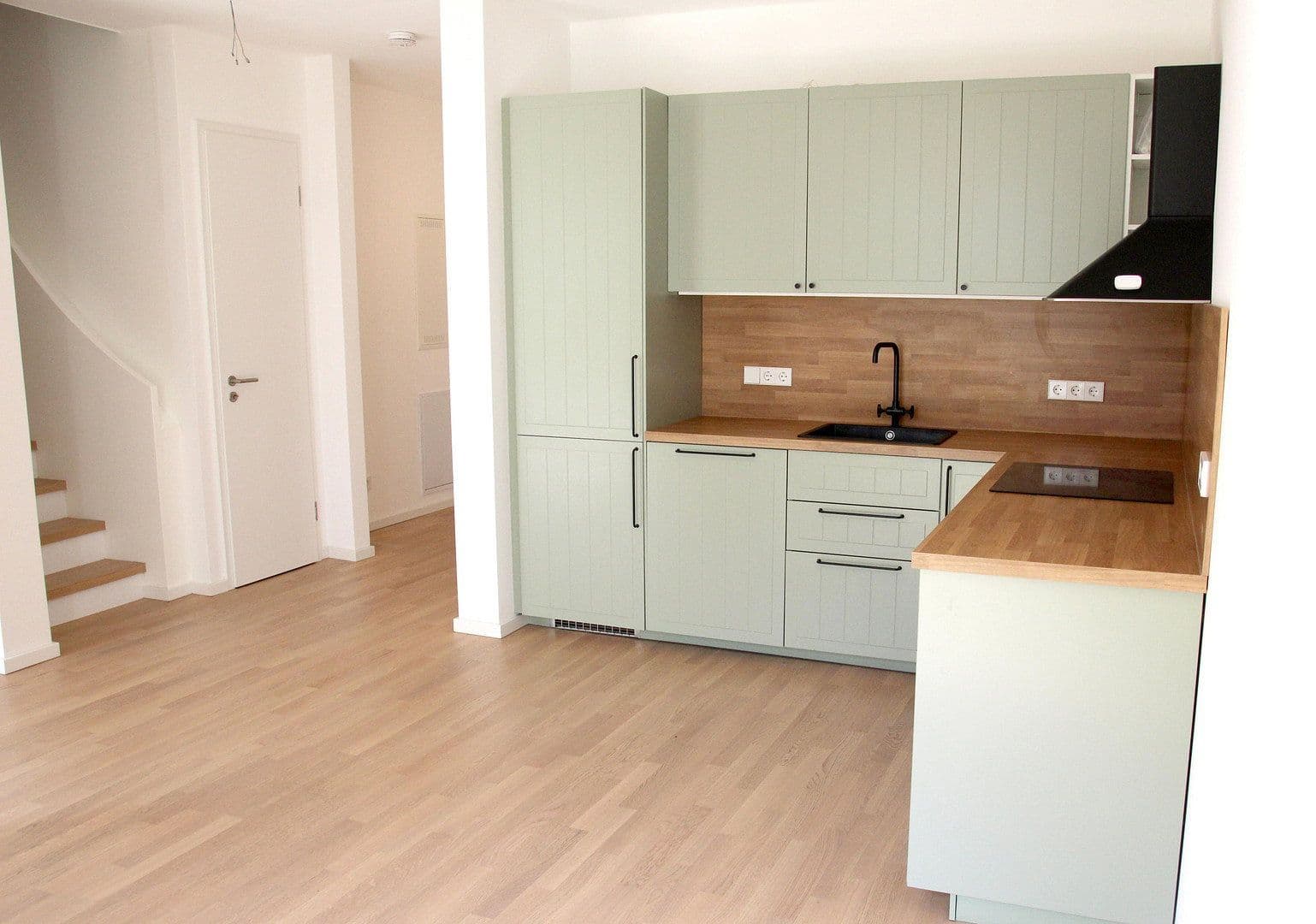 Prodej bytu 3+1 86 m², Berlin, Berlín Prodej bytu 3+1 86 m², Berlin, Berlín