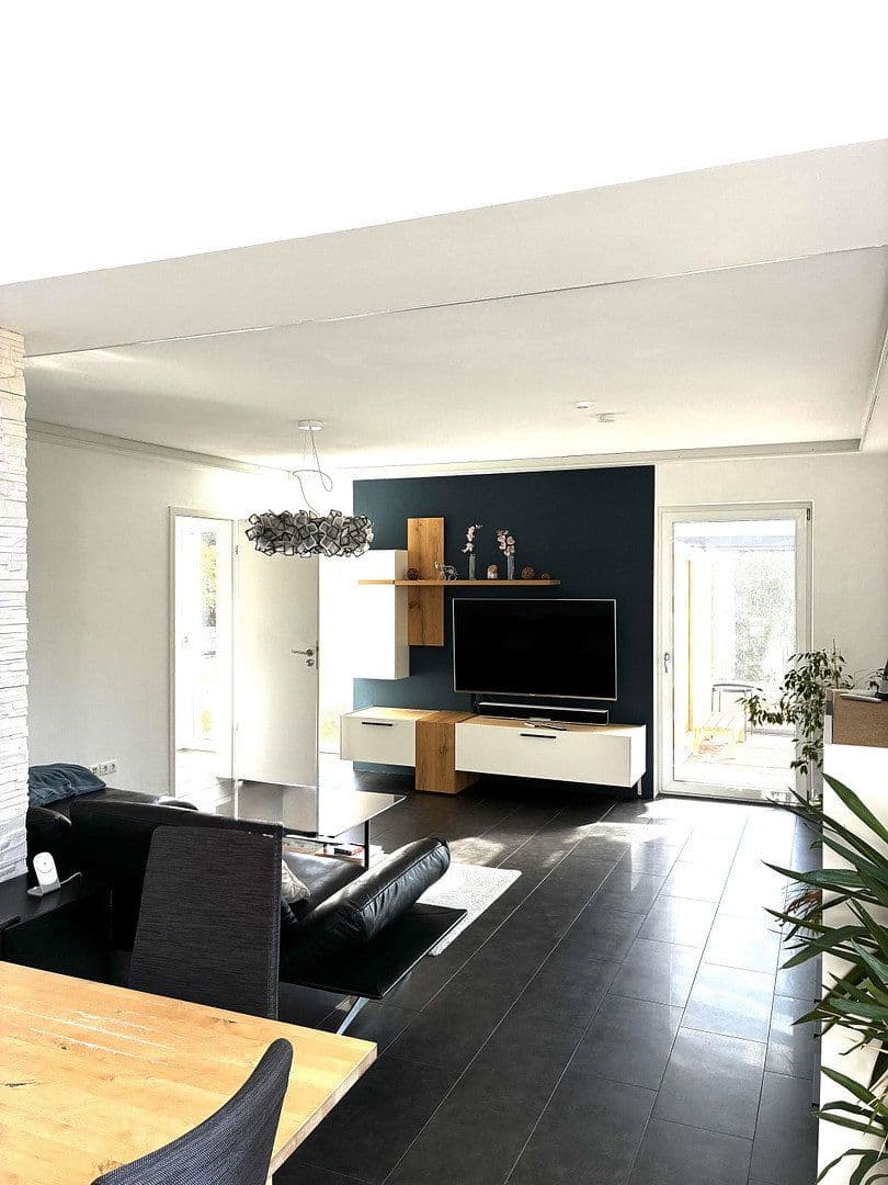 Prodej domu 161 m², pozemek 853 m², Maria-Theresien-Str. 30, Lohr am Main, Bavorsko Prodej domu 161 m², pozemek 853 m², Maria-Theresien-Str. 30, Lohr am Main, Bavorsko