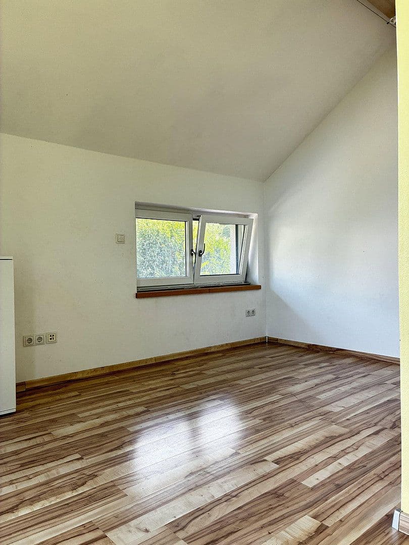 Prodej domu 161 m², pozemek 853 m², Maria-Theresien-Str. 30, Lohr am Main, Bavorsko Prodej domu 161 m², pozemek 853 m², Maria-Theresien-Str. 30, Lohr am Main, Bavorsko
