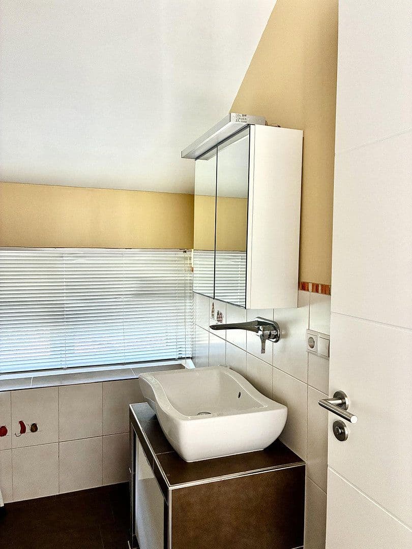 Prodej domu 161 m², pozemek 853 m², Maria-Theresien-Str. 30, Lohr am Main, Bavorsko Prodej domu 161 m², pozemek 853 m², Maria-Theresien-Str. 30, Lohr am Main, Bavorsko