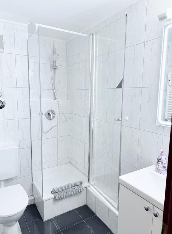 Pronájem bytu 1+1 30 m², Stuttgart, Bádensko-Württembersko Pronájem bytu 1+1 30 m², Stuttgart, Bádensko-Württembersko