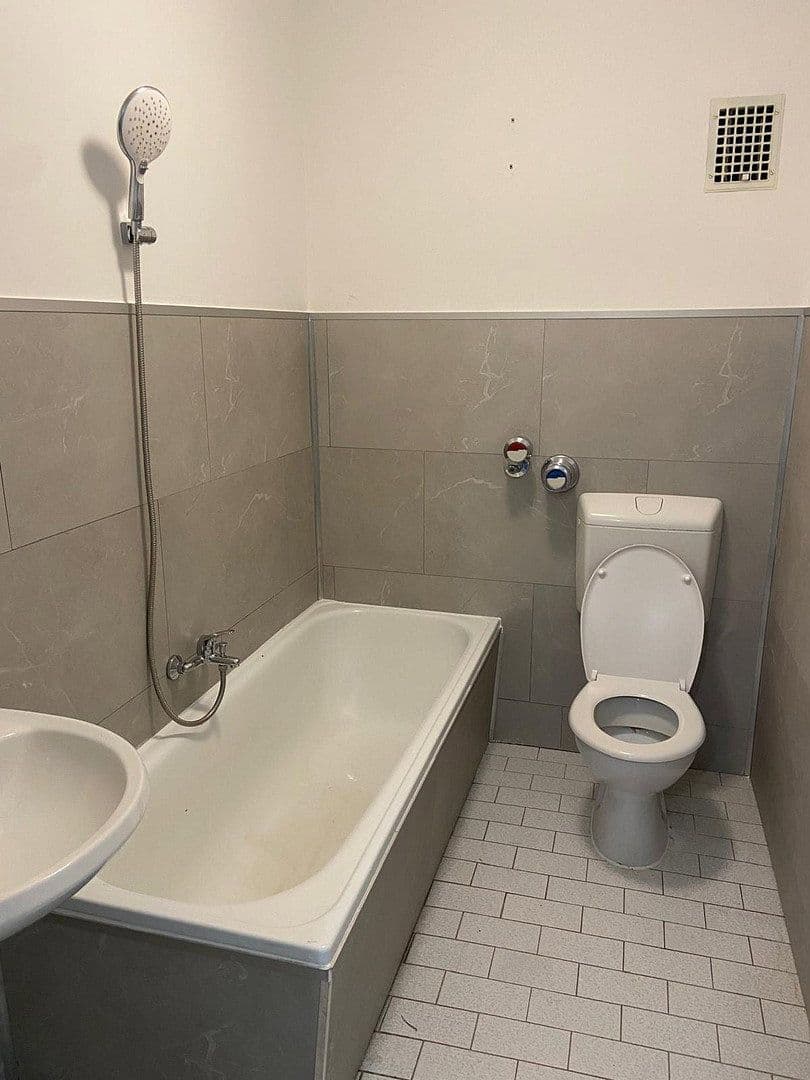 Pronájem bytu 2+1 62 m², Hockenheim, Bádensko-Württembersko Pronájem bytu 2+1 62 m², Hockenheim, Bádensko-Württembersko