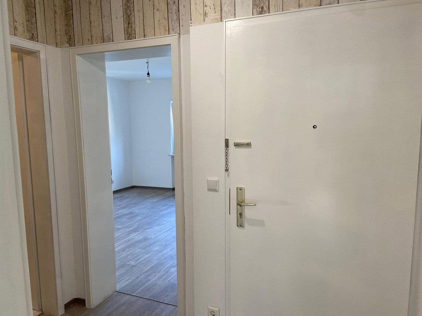Pronájem bytu 2+1 62 m², Hockenheim, Bádensko-Württembersko Pronájem bytu 2+1 62 m², Hockenheim, Bádensko-Württembersko