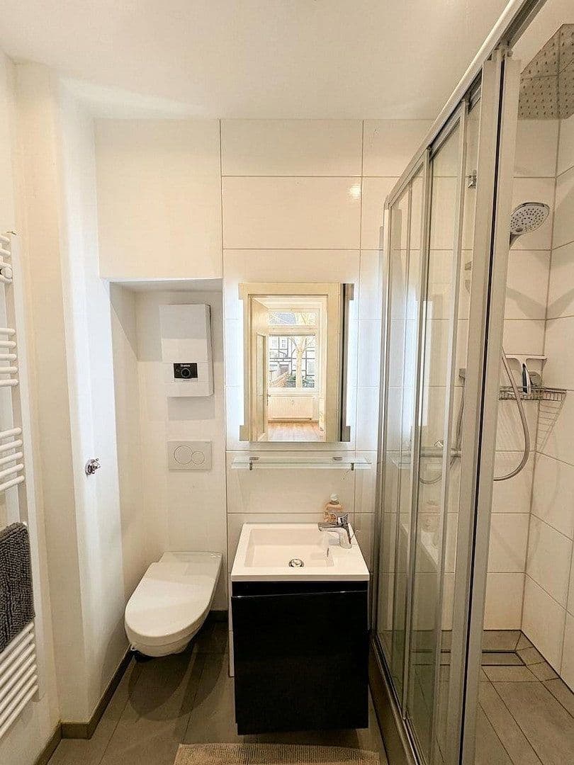 Pronájem bytu 1+1 22 m², Bonn, Severní Porýní-Vestfálsko Pronájem bytu 1+1 22 m², Bonn, Severní Porýní-Vestfálsko