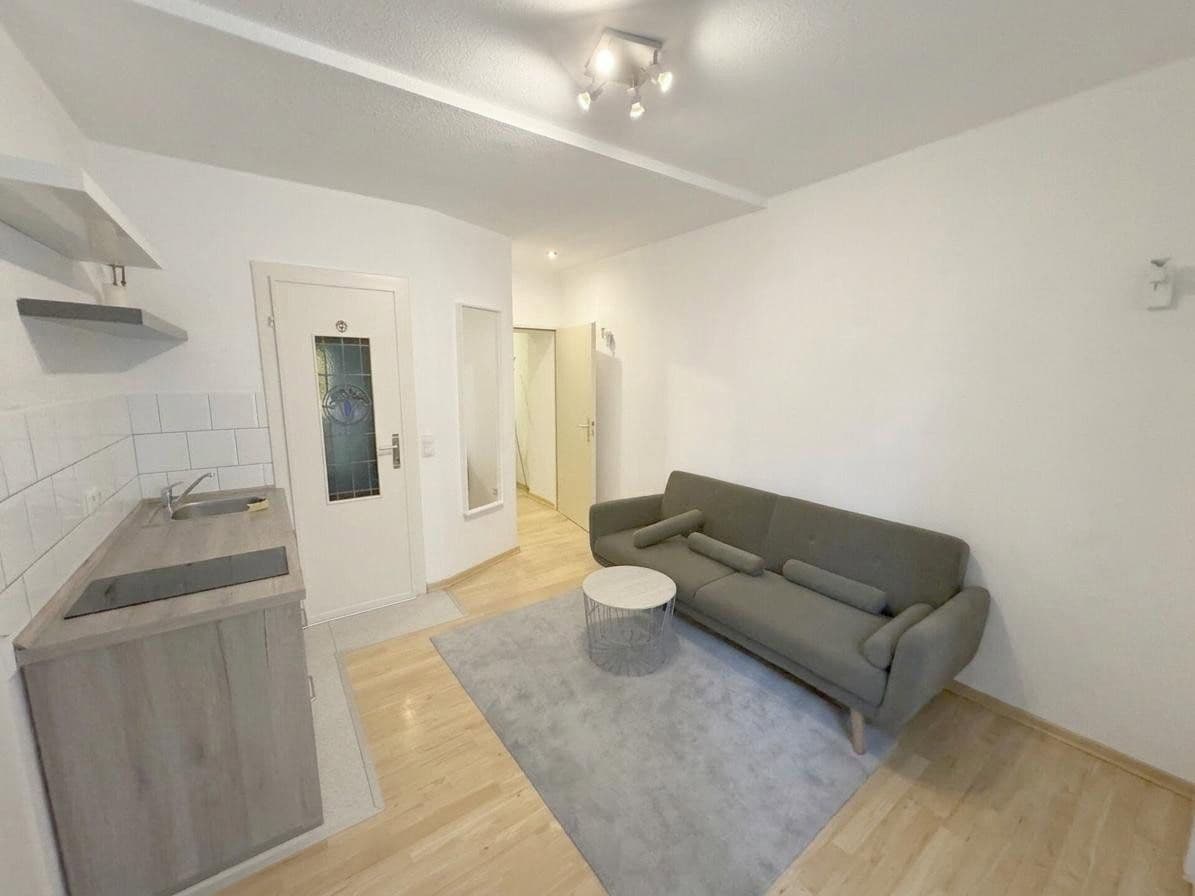 Pronájem bytu 1+1 22 m², Bonn, Severní Porýní-Vestfálsko Pronájem bytu 1+1 22 m², Bonn, Severní Porýní-Vestfálsko