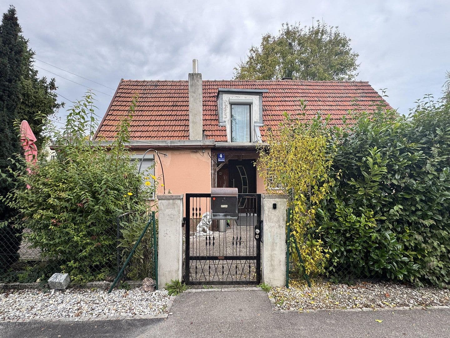 Prodej domu 100 m², pozemek 461 m², München Moosach, Bavorsko Prodej domu 100 m², pozemek 461 m², München Moosach, Bavorsko