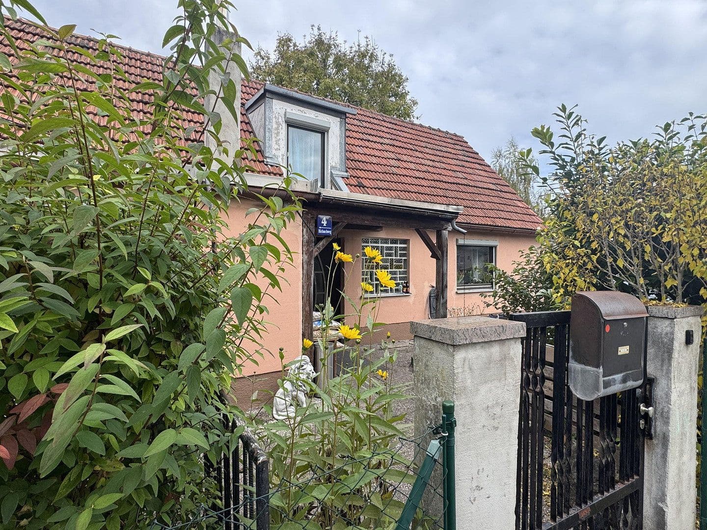 Prodej domu 100 m², pozemek 461 m², München Moosach, Bavorsko Prodej domu 100 m², pozemek 461 m², München Moosach, Bavorsko