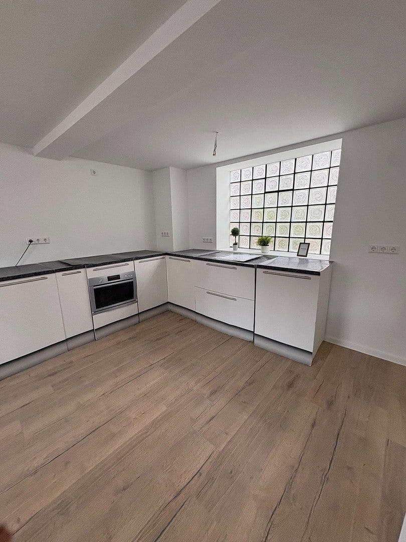 Prodej domu 130 m², pozemek 900 m², Zeiskammerstr 27, Bellheim, Porýní-Falc Prodej domu 130 m², pozemek 900 m², Zeiskammerstr 27, Bellheim, Porýní-Falc